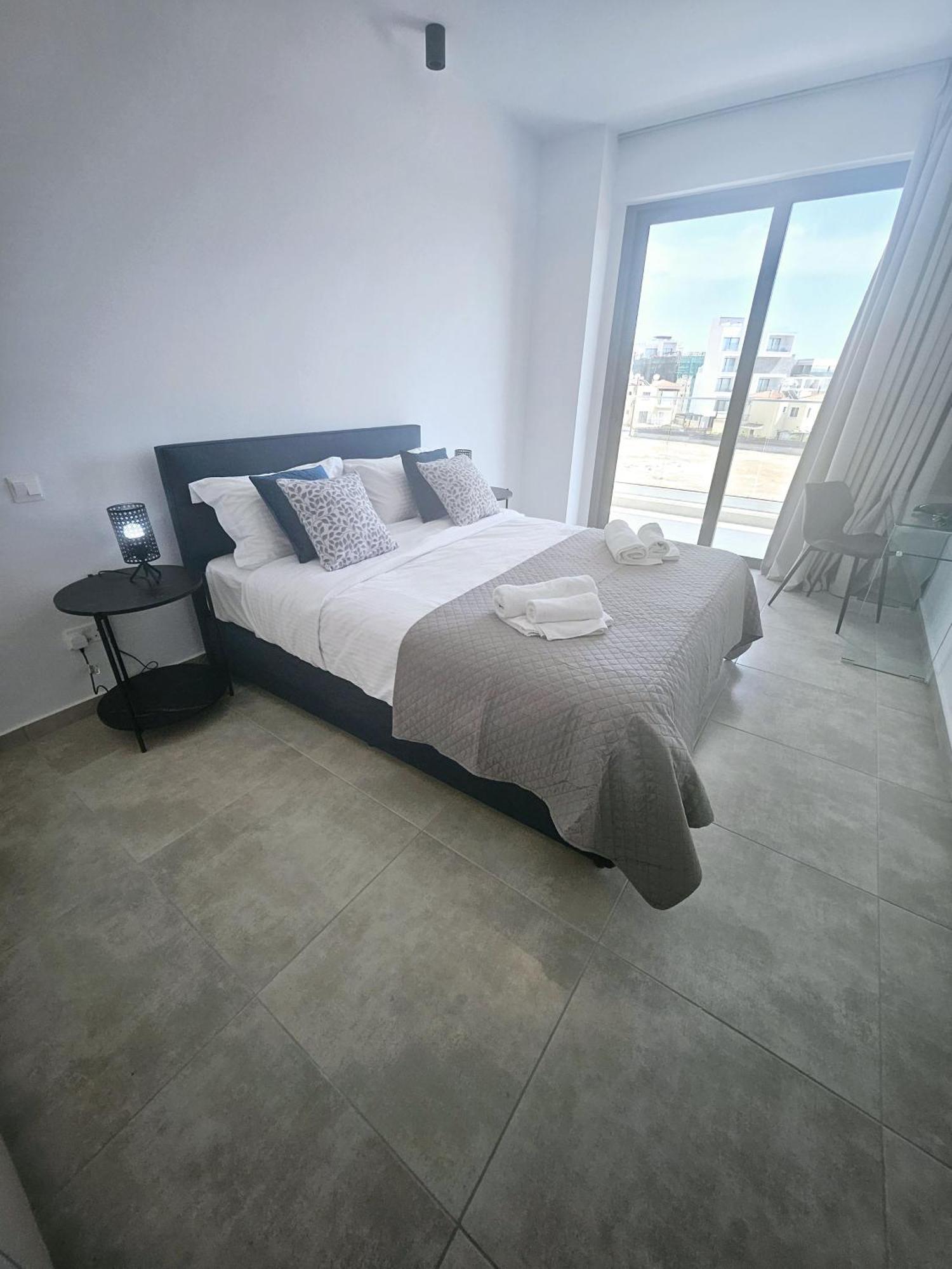 One Bedroom Apartment, Universal Residences Apartment