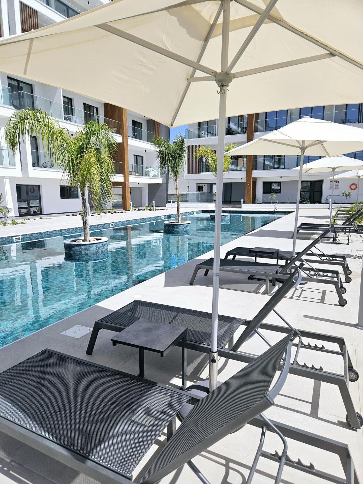 One Bedroom Apartment, Universal Residences *
